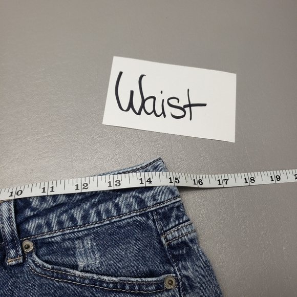 no boundaries mid rise distressed ripped raw hem denim jean shorts size 11 - Picture 7 of 10